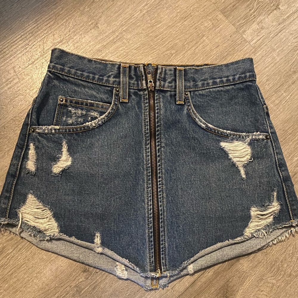 Carmar denim skirt size 26 NWOT